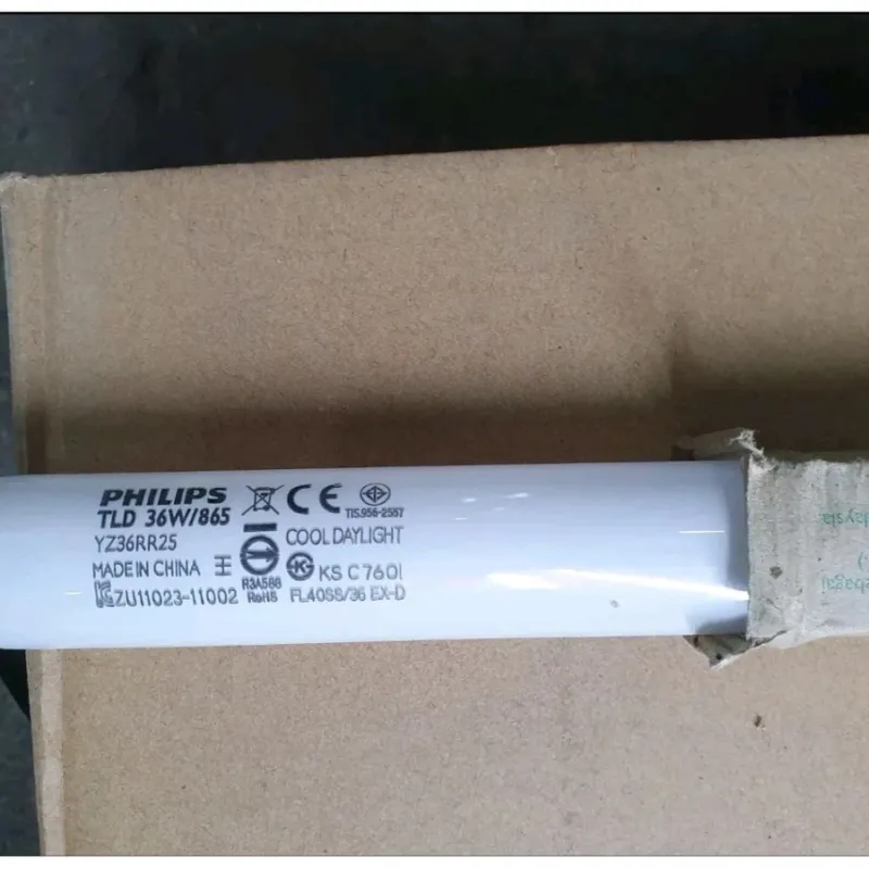 Lampu TL-D SUPER BrightBoost T8 36W 827 830 840 865 - PHILIPS